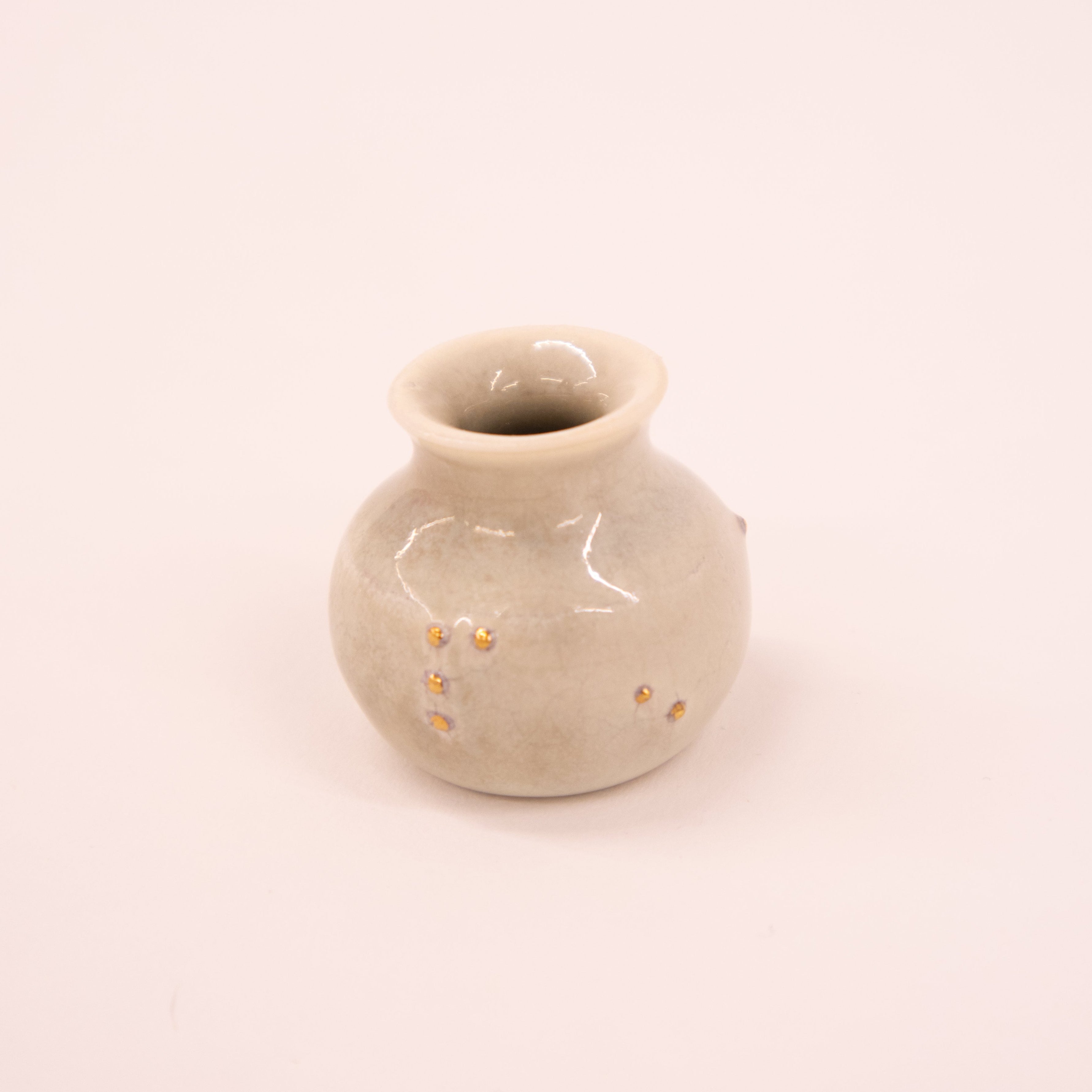 Amy Sanders De Melo: Miniature Vases